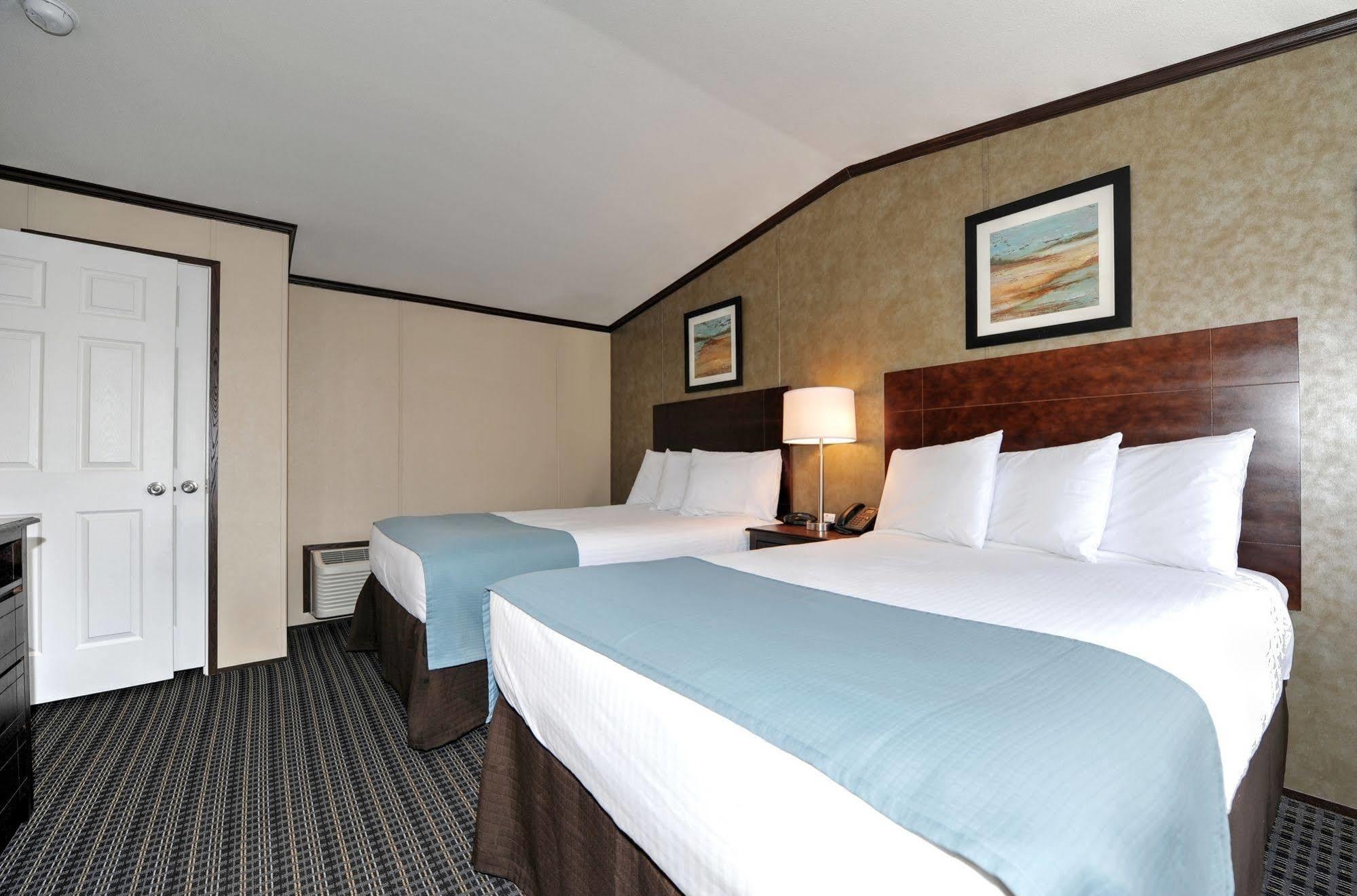 Instalodge Hotel And Suites Karnes City Экстерьер фото